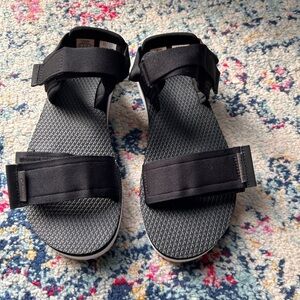 Columbia Womens via sandals women’s Sz 10​​​​